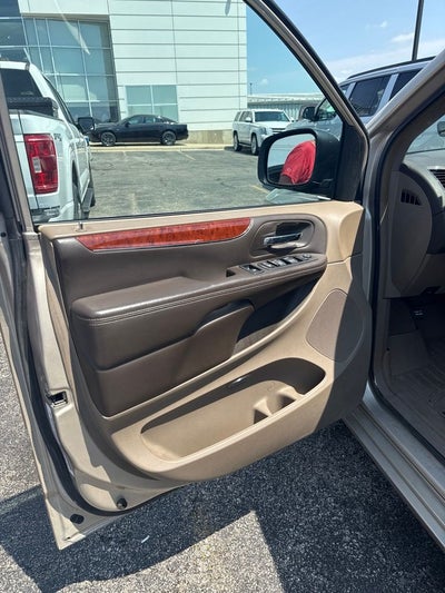 2013 Chrysler Town & Country Touring