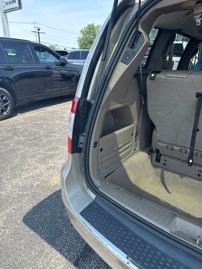 2013 Chrysler Town & Country Touring