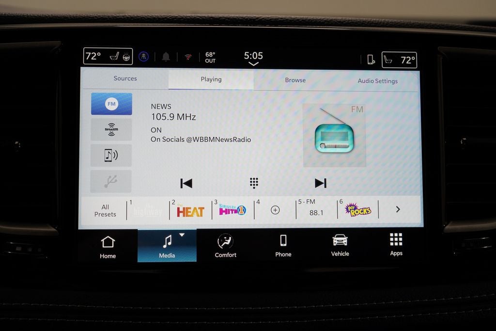 2027 Chrysler Pacifica Select