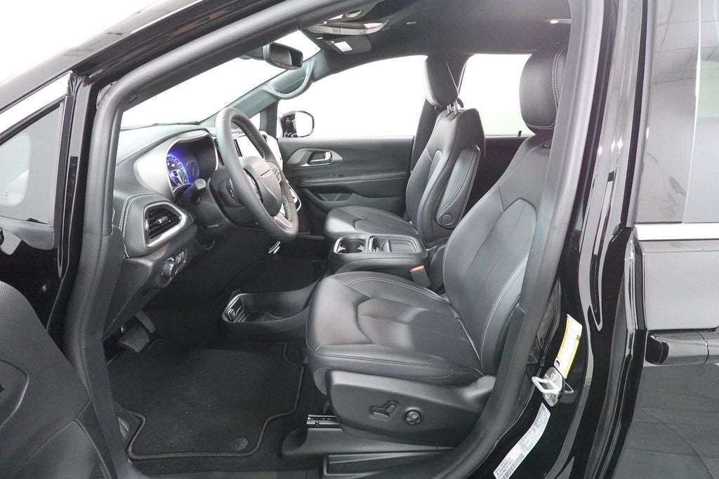 2027 Chrysler Pacifica PACIFICA SELECT