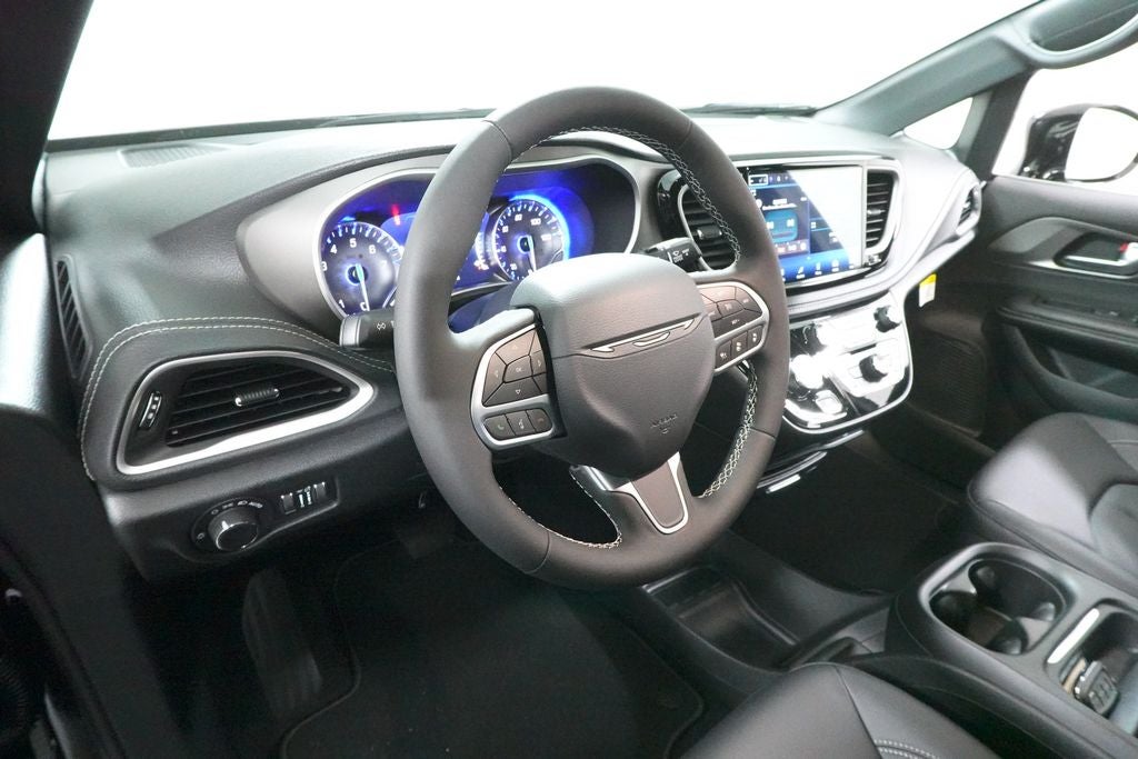 2027 Chrysler Pacifica PACIFICA SELECT