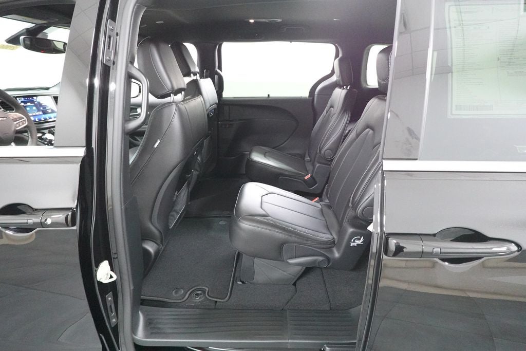 2027 Chrysler Pacifica PACIFICA SELECT