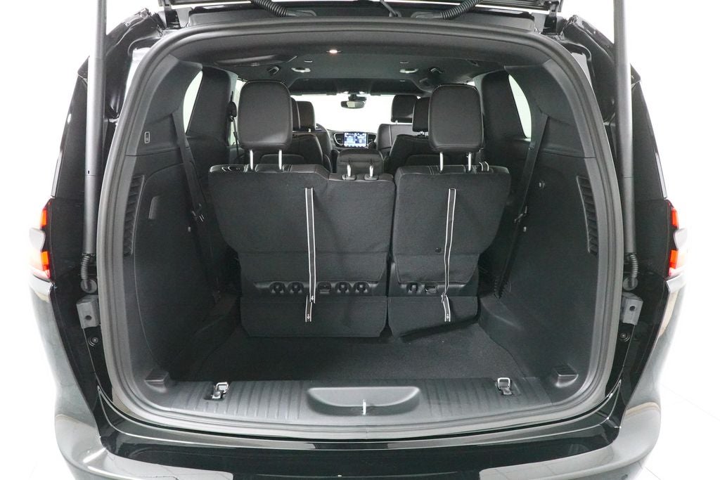 2027 Chrysler Pacifica PACIFICA SELECT