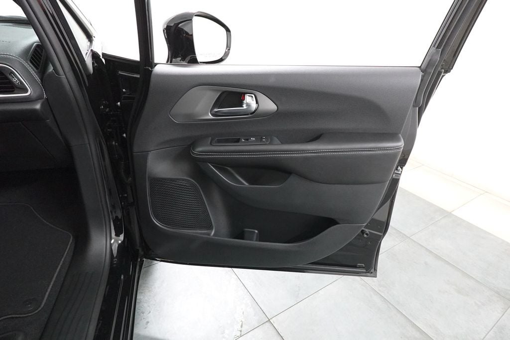 2027 Chrysler Pacifica PACIFICA SELECT