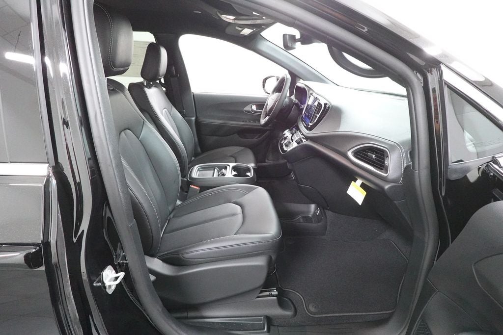 2027 Chrysler Pacifica PACIFICA SELECT