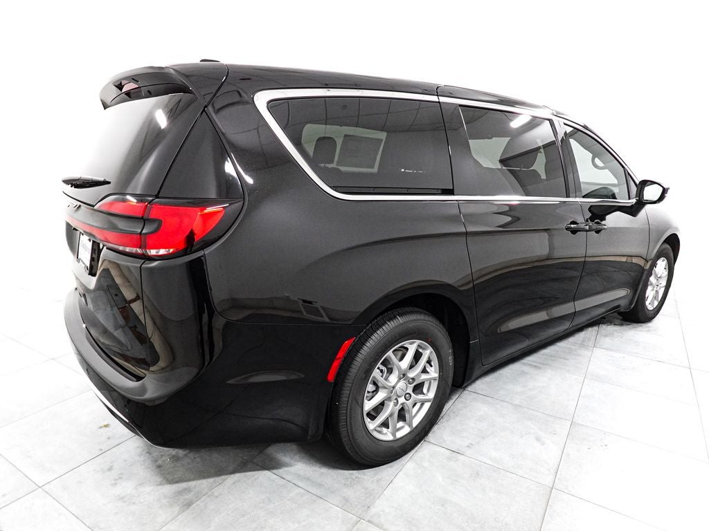 2027 Chrysler Pacifica PACIFICA SELECT