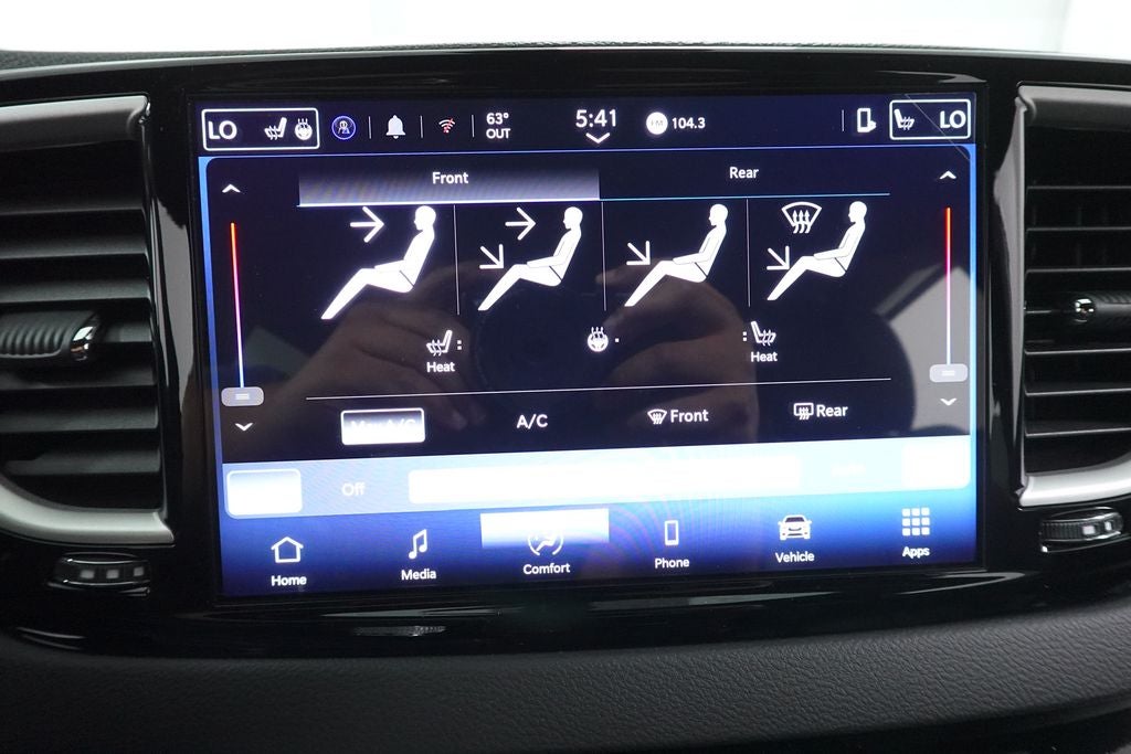 2026 Chrysler Voyager LX