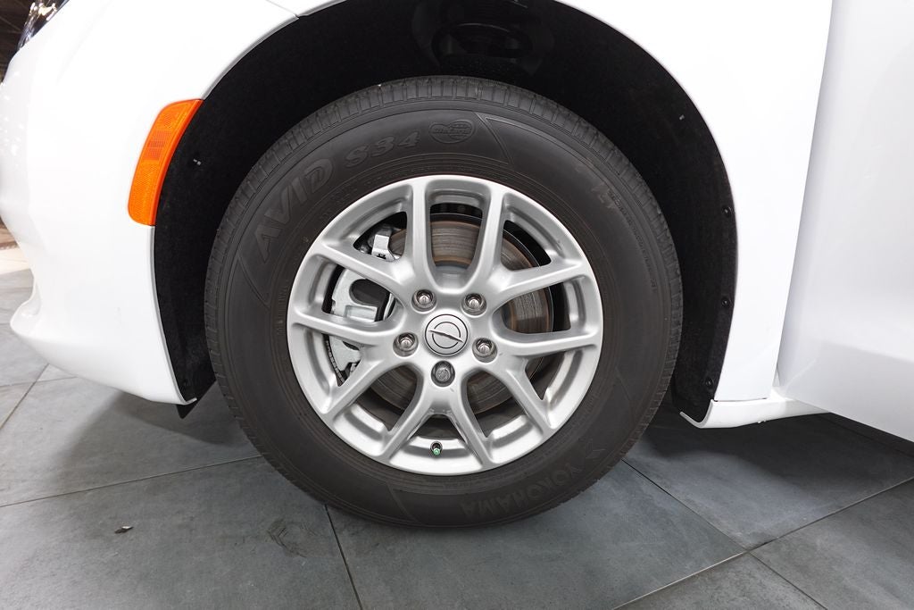 2026 Chrysler Voyager LX