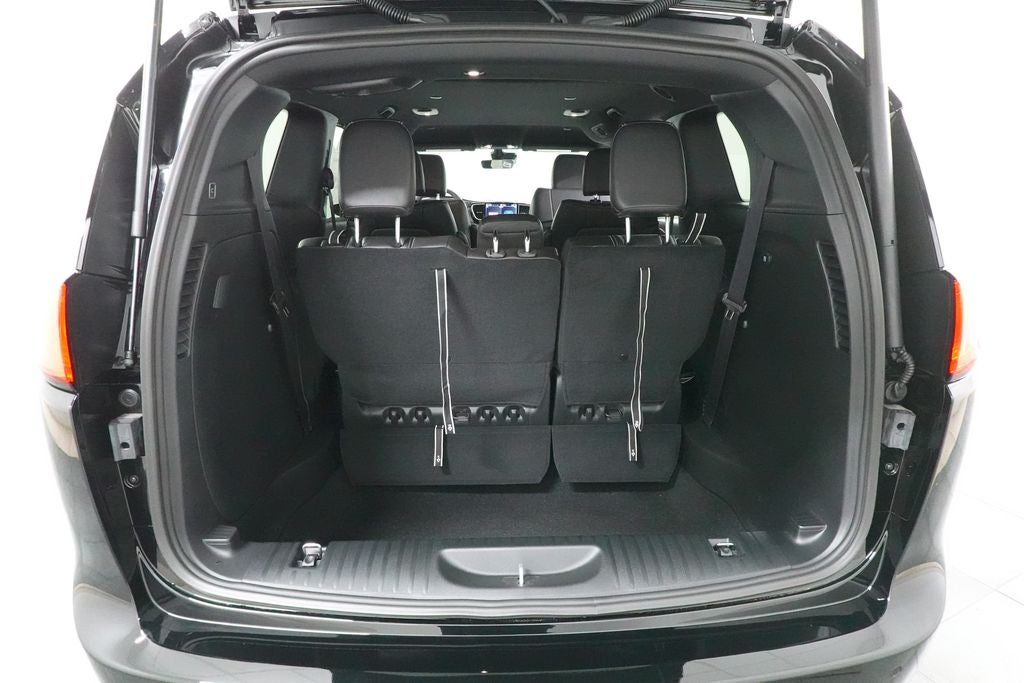 2026 Chrysler Voyager LX