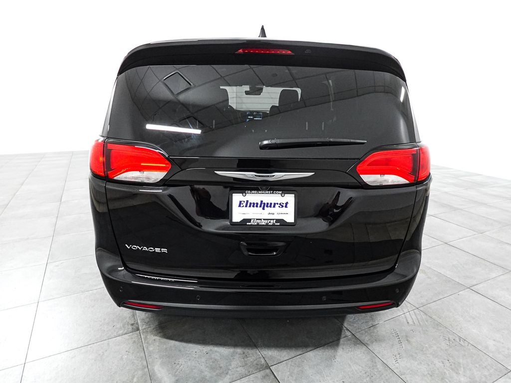 2026 Chrysler Voyager LX