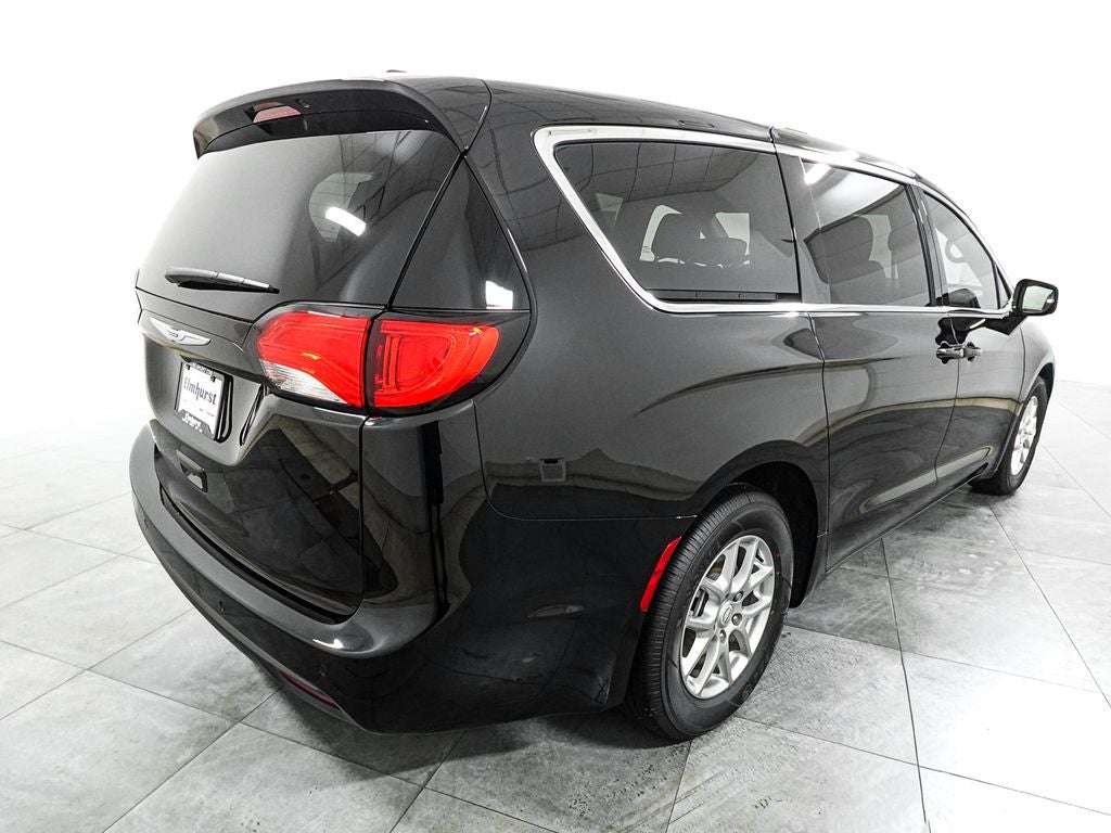 2026 Chrysler Voyager LX