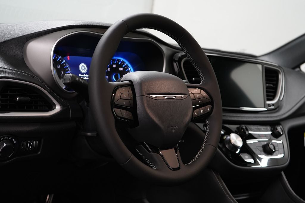 2027 Chrysler Pacifica Limited