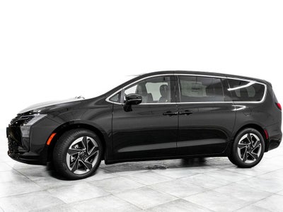 2027 Chrysler Pacifica Limited
