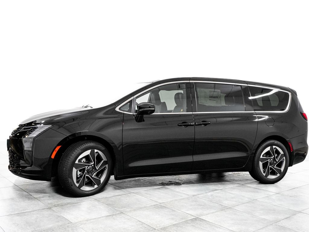 2027 Chrysler Pacifica Limited