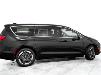 2027 Chrysler Pacifica Limited