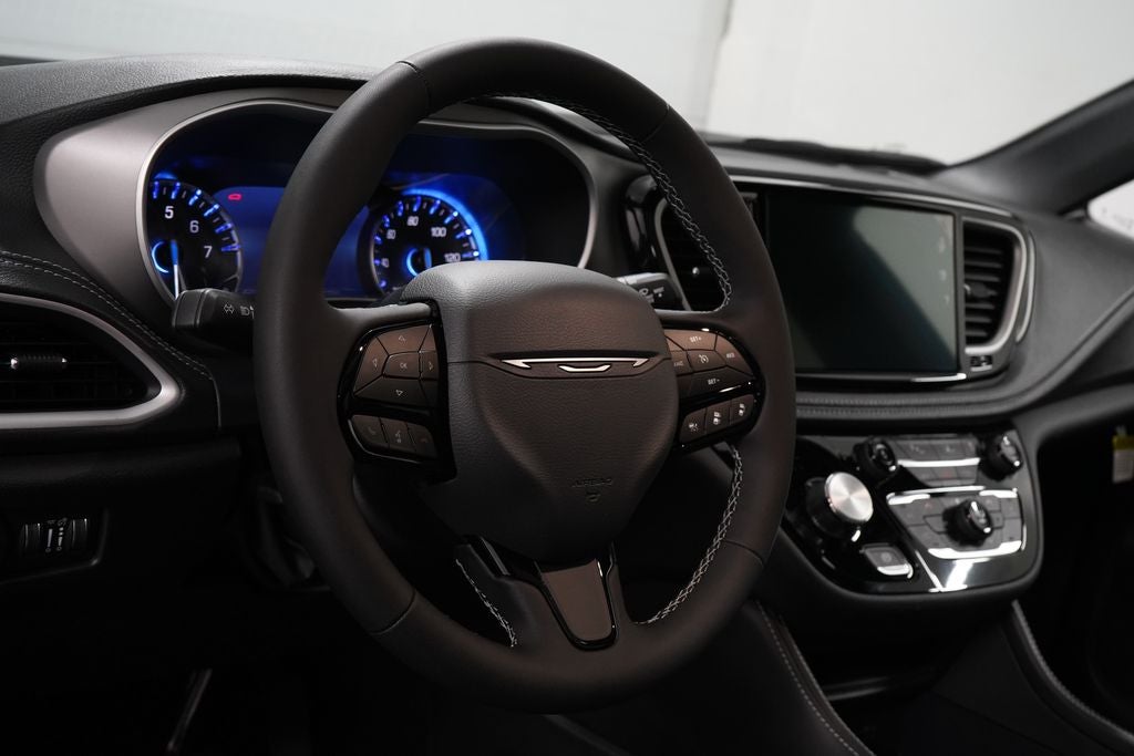 2027 Chrysler Pacifica Limited