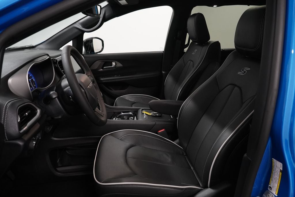 2027 Chrysler Pacifica Limited