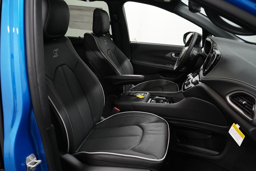 2027 Chrysler Pacifica Limited