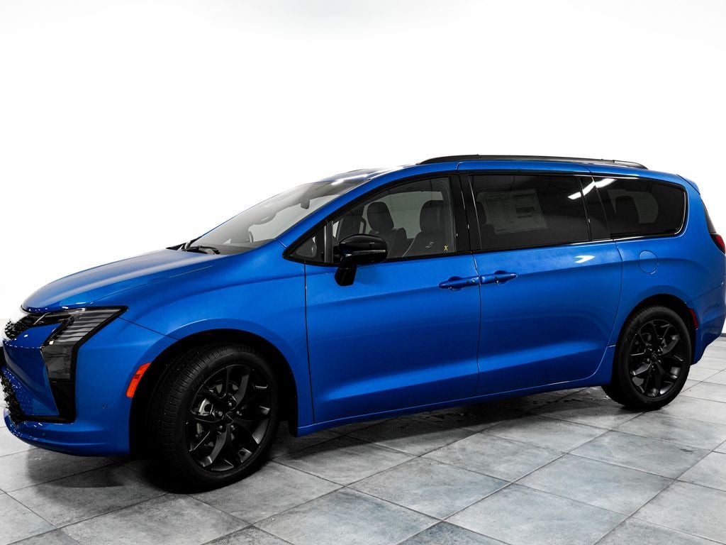 2027 Chrysler Pacifica Limited