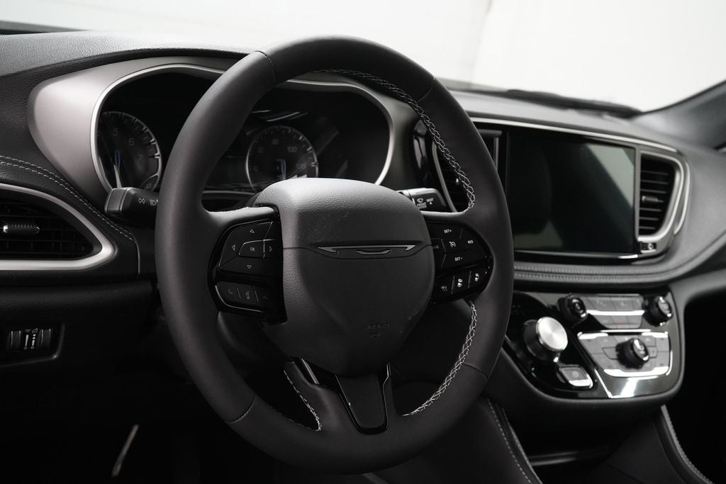 2027 Chrysler Pacifica Limited