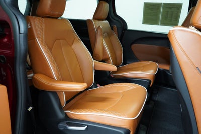 2024 Chrysler Pacifica Hybrid Hybrid Pinnacle