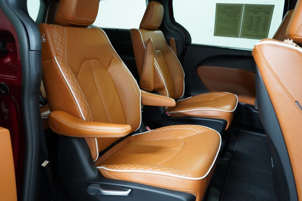 2024 Chrysler Pacifica Hybrid Hybrid Pinnacle