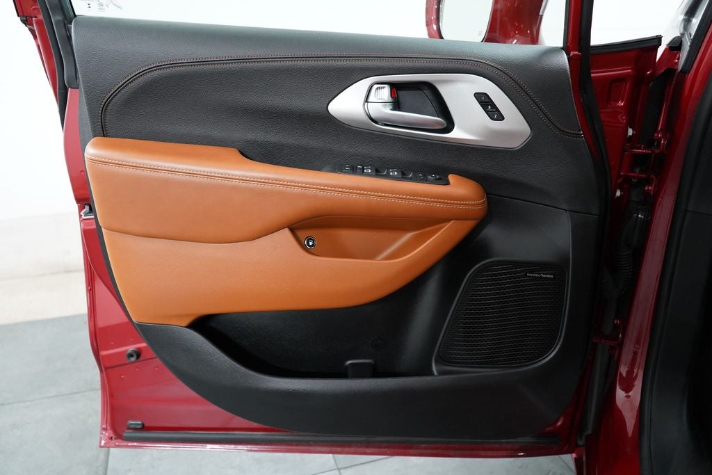 2024 Chrysler Pacifica Hybrid Hybrid Pinnacle