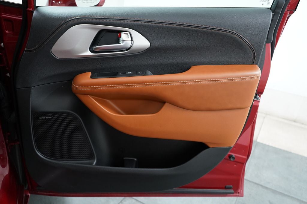 2024 Chrysler Pacifica Hybrid Hybrid Pinnacle
