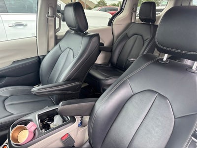 2024 Chrysler Pacifica Hybrid Hybrid Select