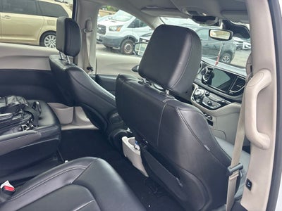 2024 Chrysler Pacifica Hybrid Hybrid Select