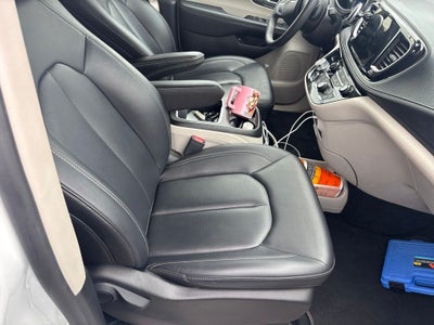 2024 Chrysler Pacifica Hybrid Hybrid Select