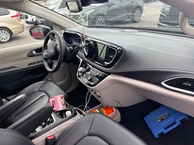 2024 Chrysler Pacifica Hybrid Hybrid Select