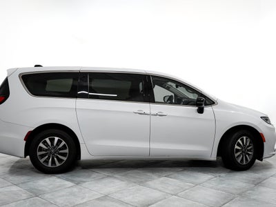 2024 Chrysler Pacifica Hybrid Hybrid Select