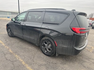 2022 Chrysler Pacifica Hybrid Limited