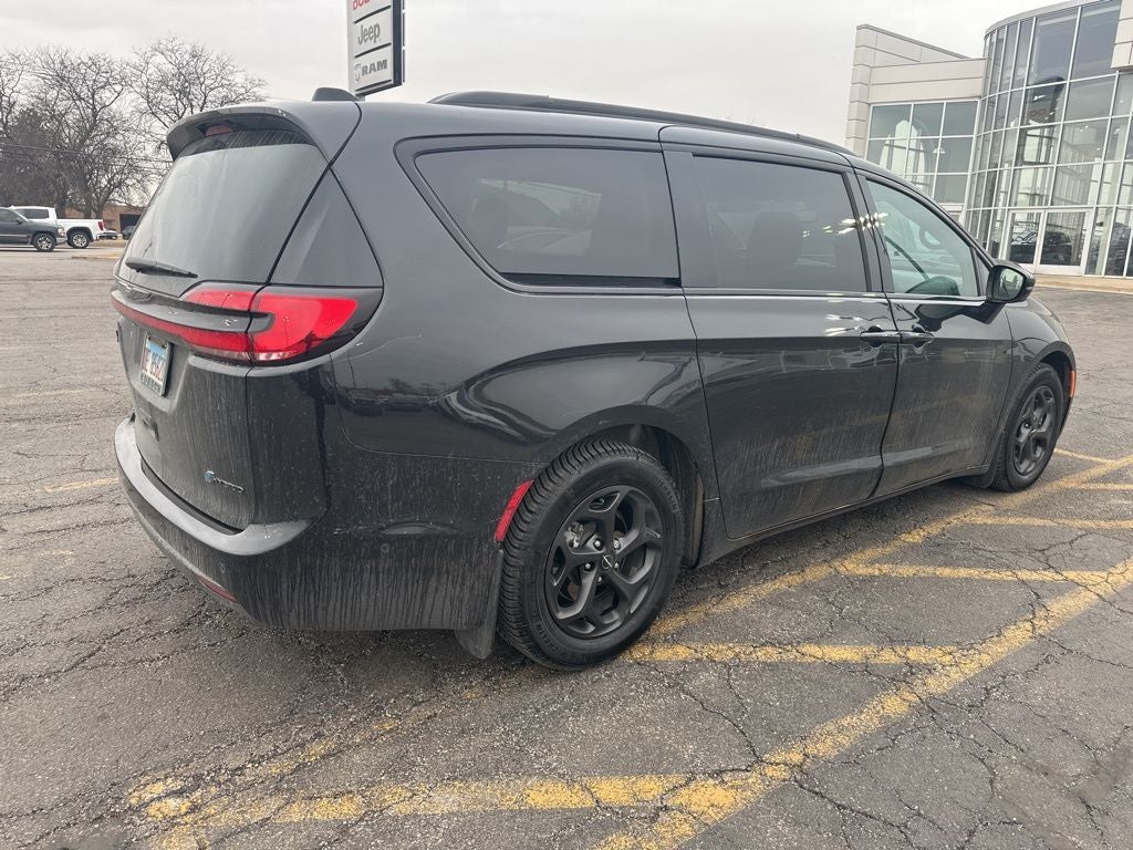 2022 Chrysler Pacifica Hybrid Limited