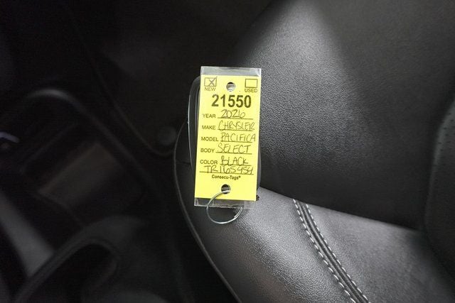 2026 Chrysler Pacifica Select