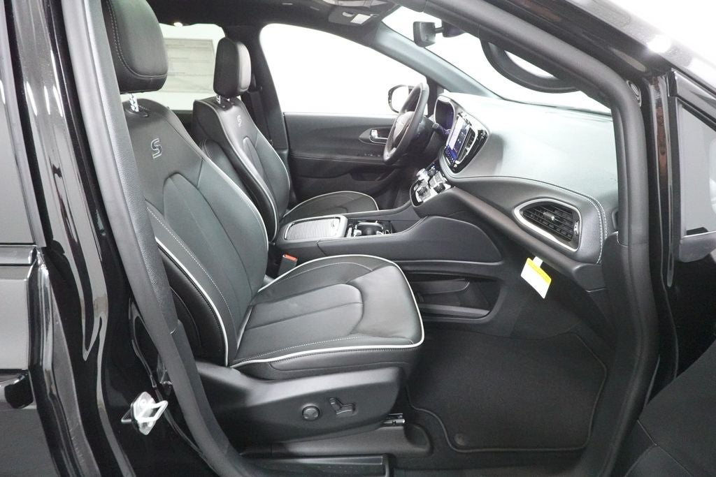 2027 Chrysler Pacifica PACIFICA LIMITED AWD