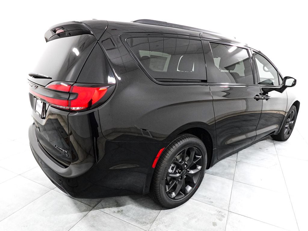 2027 Chrysler Pacifica PACIFICA LIMITED AWD