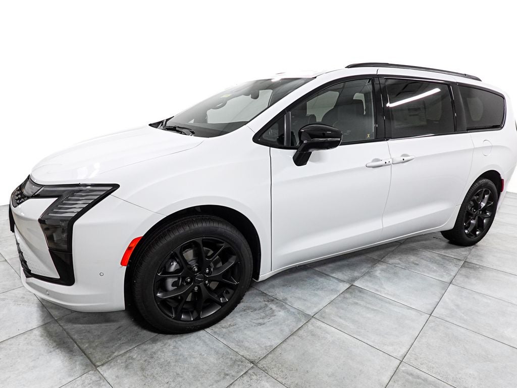 2027 Chrysler Pacifica PACIFICA LIMITED AWD