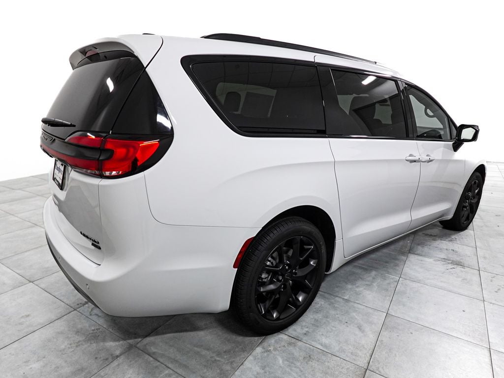 2027 Chrysler Pacifica PACIFICA LIMITED AWD