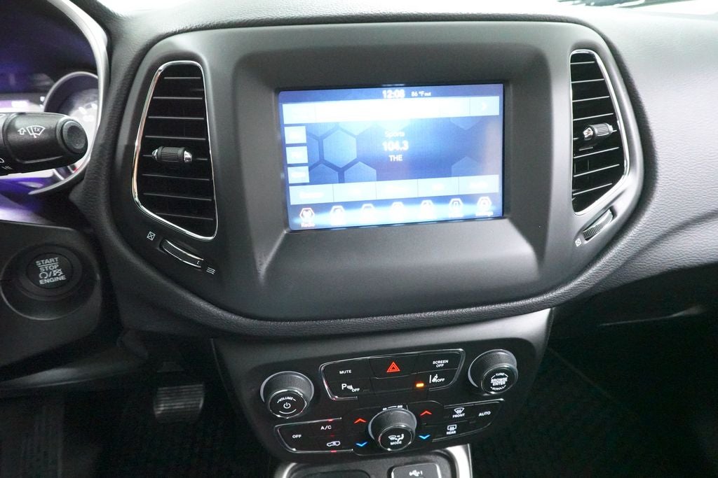 2020 Jeep Compass Latitude w/Sun/Safety Pkg