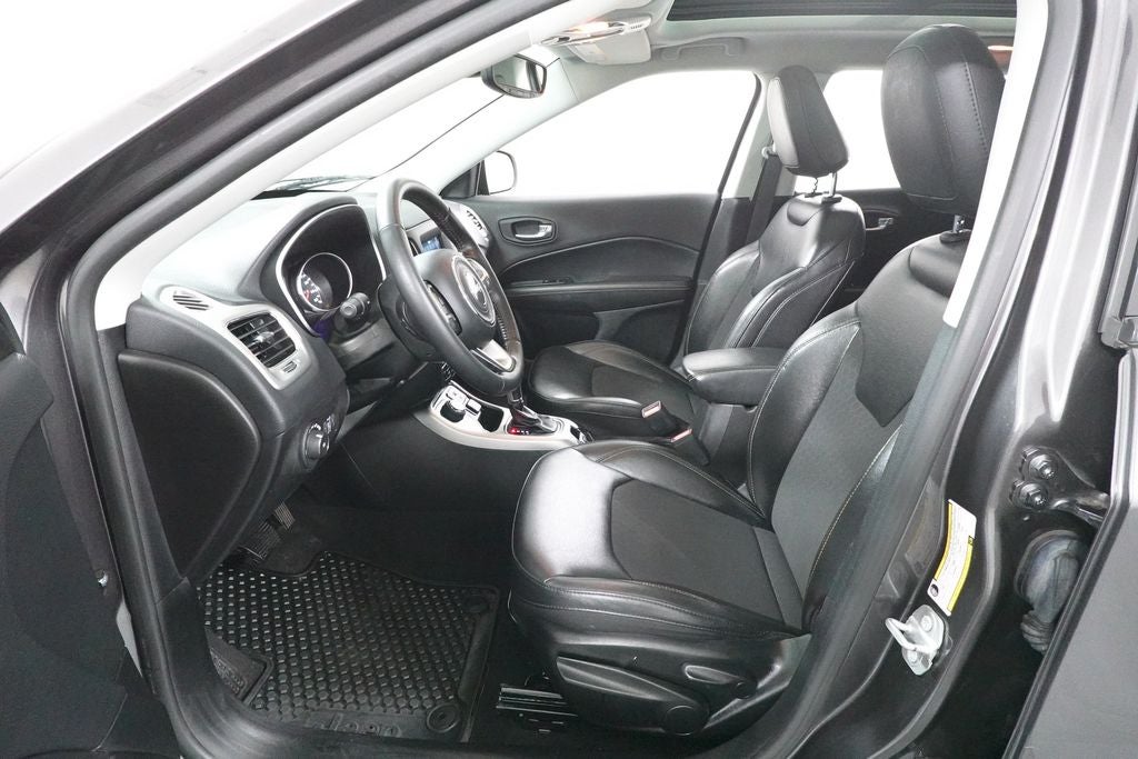 2020 Jeep Compass Latitude w/Sun/Safety Pkg