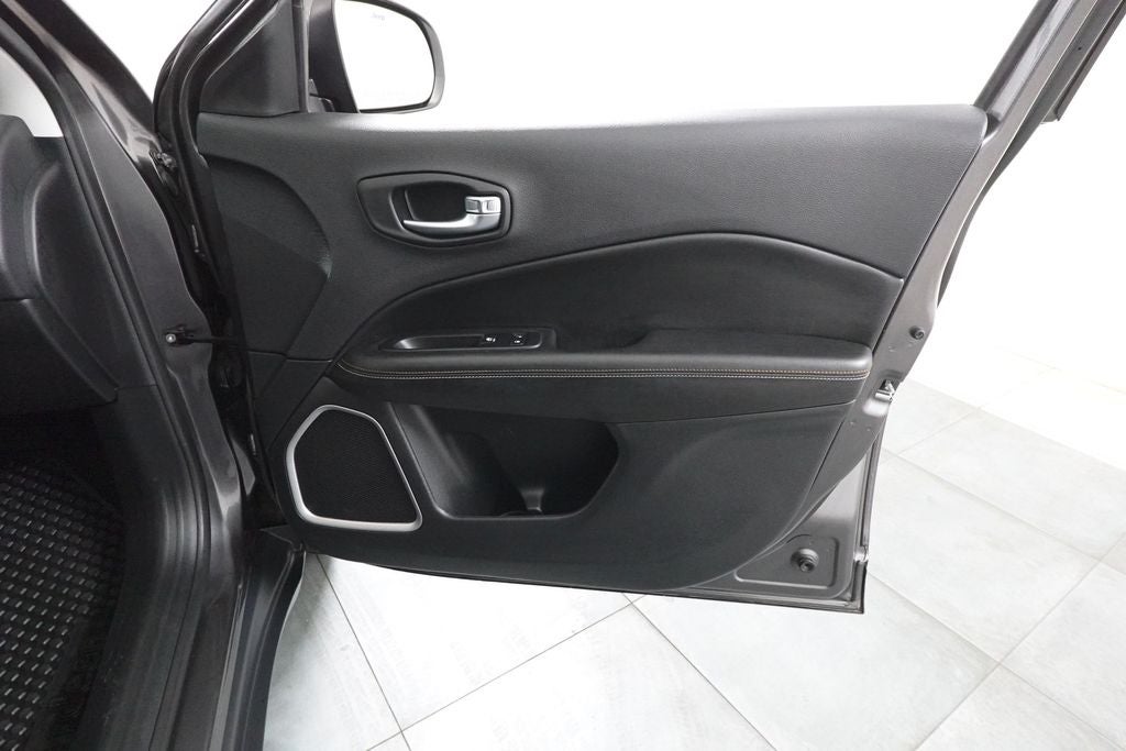 2020 Jeep Compass Latitude w/Sun/Safety Pkg