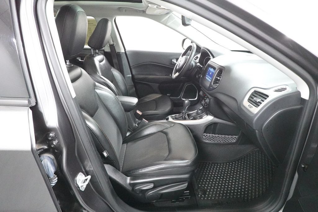 2020 Jeep Compass Latitude w/Sun/Safety Pkg