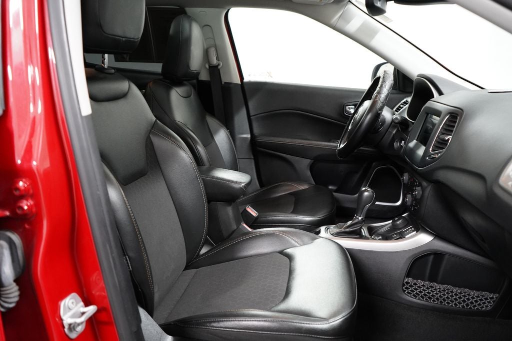 2020 Jeep Compass Latitude w/Sun/Safety Pkg