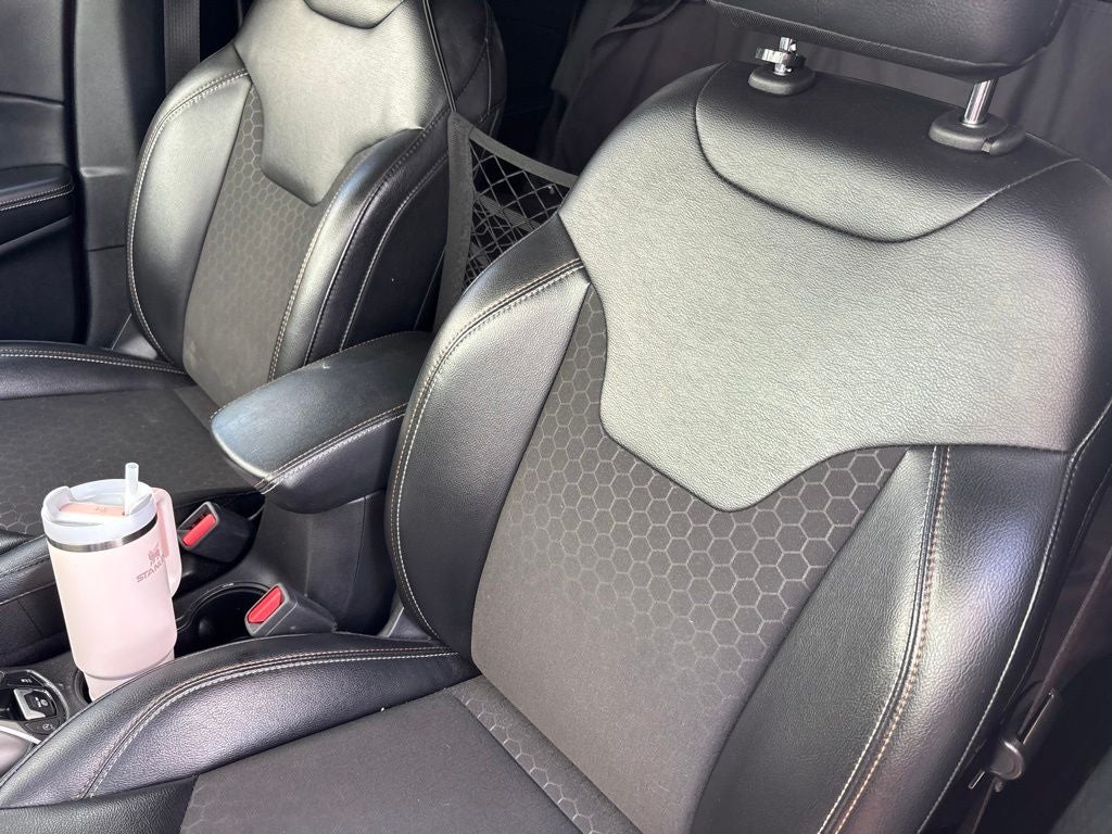 2020 Jeep Compass Latitude w/Sun/Safety Pkg