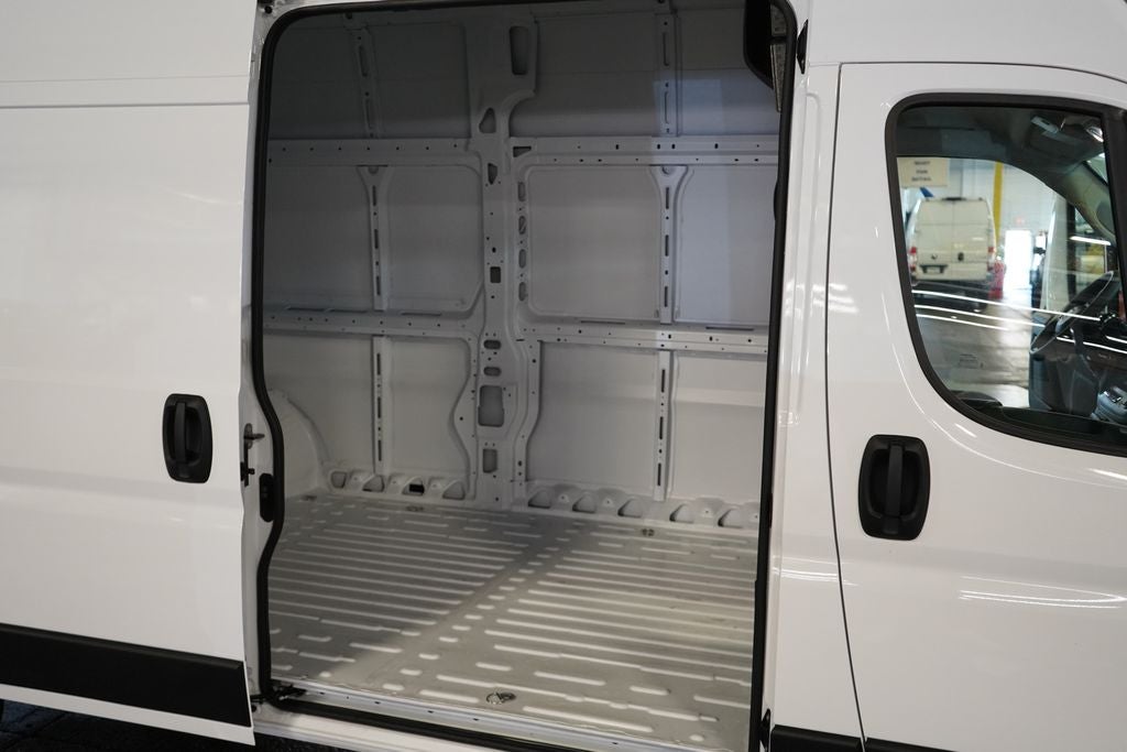 2026 RAM ProMaster Cargo Van Tradesman