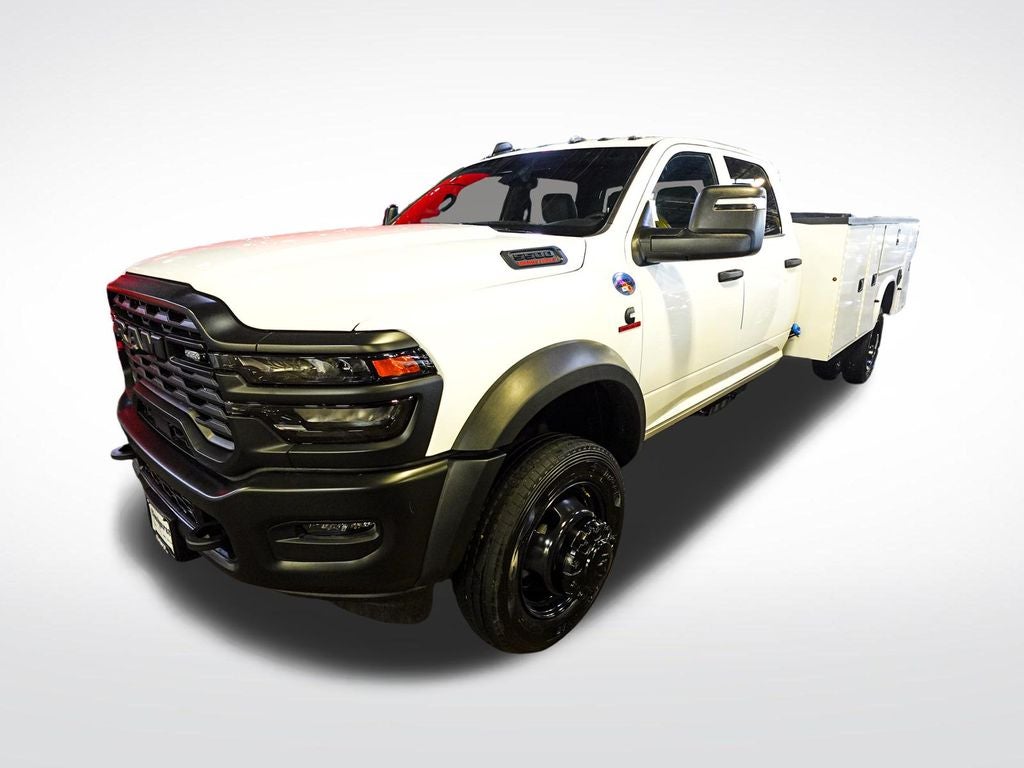 2026 RAM Ram 5500 Chassis Cab RAM 5500 TRADESMAN CHASSIS CREW CAB 4X4 84' CA