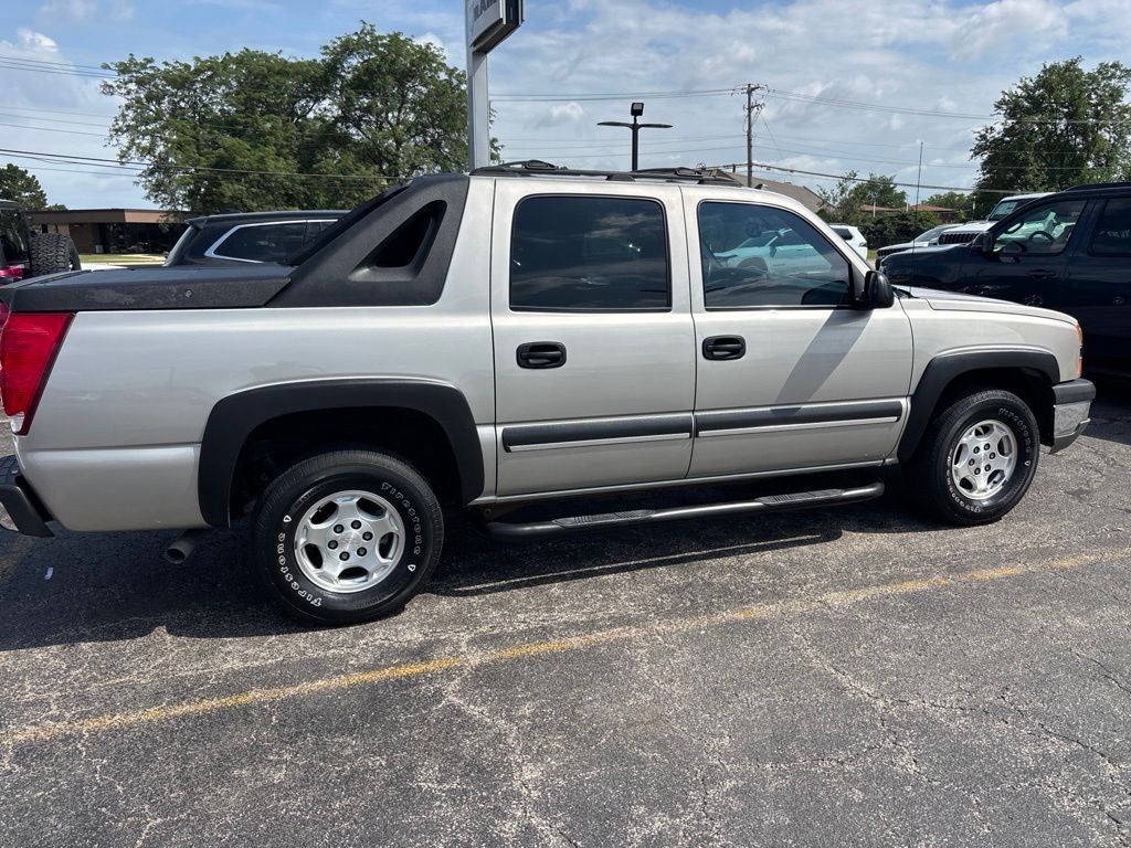2004 Chevrolet Avalanche 1500 1500 5dr Crew Cab 130" WB
