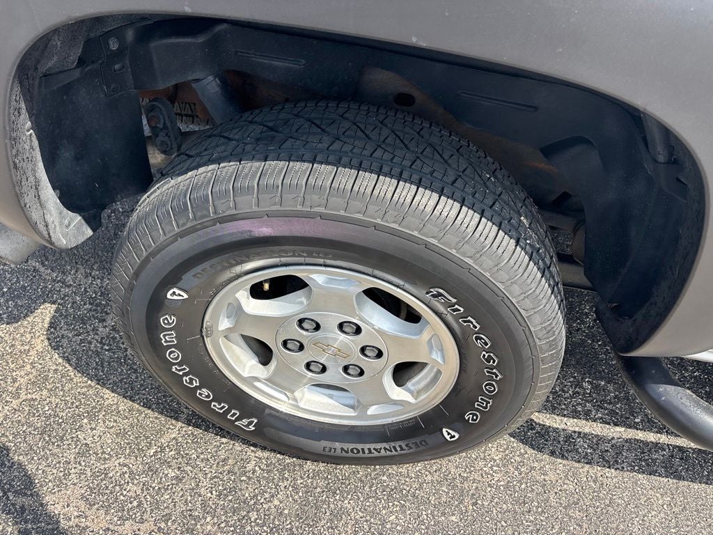2004 Chevrolet Avalanche 1500 1500 5dr Crew Cab 130" WB